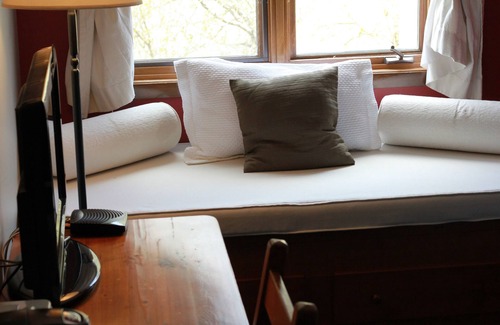 Downtown Squamish Hotel | Howe Sound Inn & Brewing Company