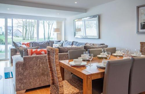 Cirencester House | Howells Mere 47, Robin Lodge
