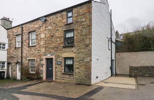 Sedbergh House | HOWGILL HOUSE, family friendly, character holiday cottage in Sedbergh