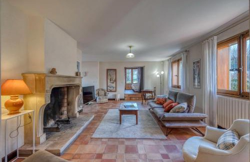 Seyssins House | #HP La maison des Lilas Large family house sleeps 12 garden