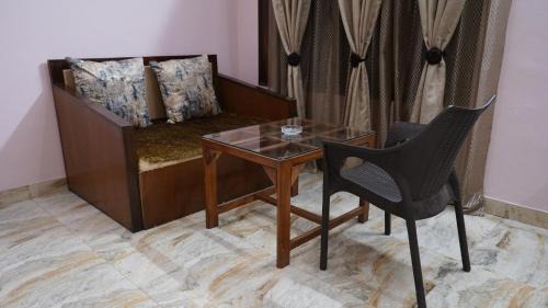 Ramnagar Hotel | HR DUKES DEN RESORT