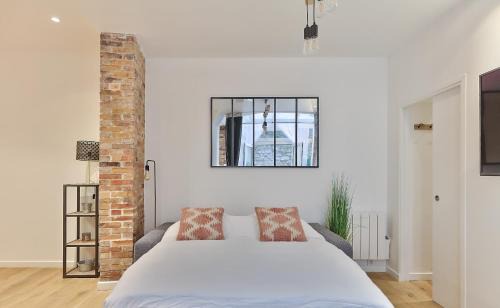 Quartier de la Monnaie Apartment | HR Quai Augustins - Notre Dame Paris