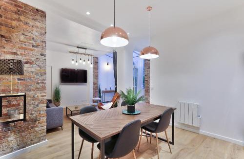 Quartier de la Monnaie Apartment | HR Quai Augustins - Notre Dame Paris