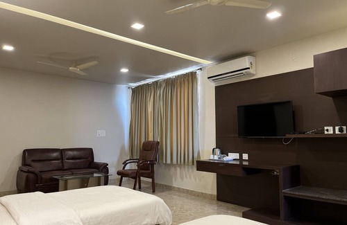 Chittoor Hotel | HSM Grand