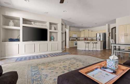 Chandler House | HTD Pool~Fire Pit~Games~Dog Friendly~Ping Pong