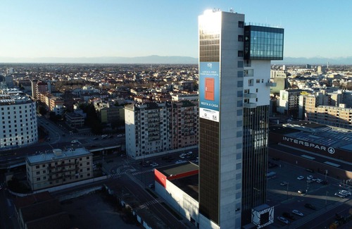 Mestre Apartment | Htm Tower - 502 Executive by Halldis