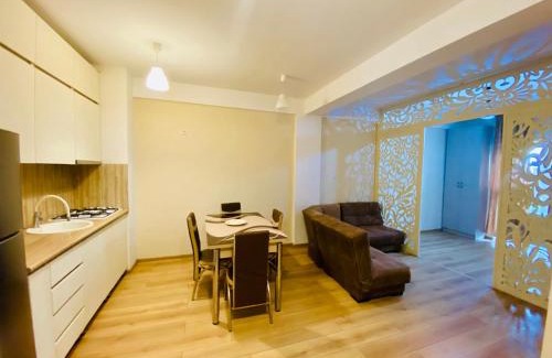 Tbilisi Apartment | Hualing