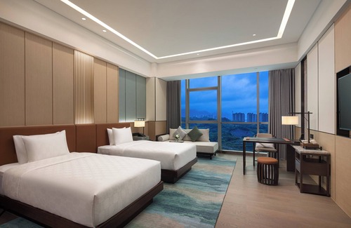 Cuiping District Hotel | HUALUXE Yibin by IHG