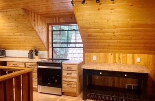 Enumclaw Cabin | Huckleberry House - Lodge style Mountain Retreat