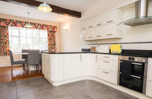 Dolphinholme Cottage | HUDSON, pet friendly, with a garden in Lancaster