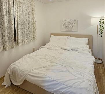 Sinchon-dong Apartment | Hue Stay Hongdae