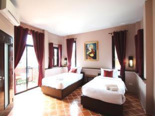 Old City Hotel | Huen Hug Chiang Mai