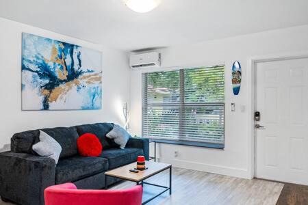 Northeast Miami Apartment | Huge 1 bed newly renovated free parking