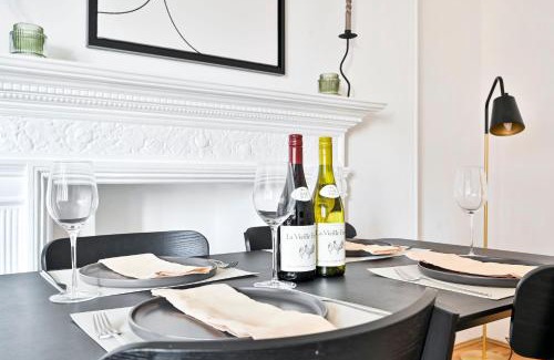 Soho Apartment | Huge 2 Bedrooms 3 Beds! Covent GDN 3 min to subway