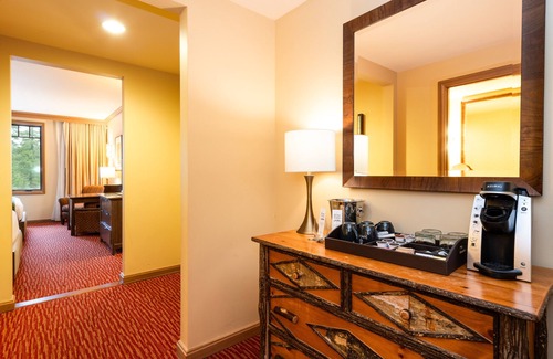 Cle Elum Condo | Huge 2 Connecting Rooms with Kitchen & Balcony