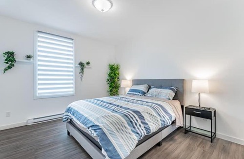 La Petite-Patrie Apartment | Huge 3 Bedroom Condo with a Large Patio