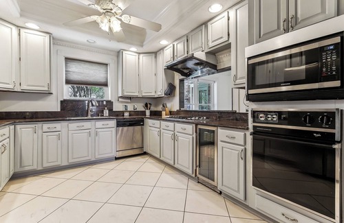 Metairie House | Huge 4 Bedroom House Near Lake Ponchartrain