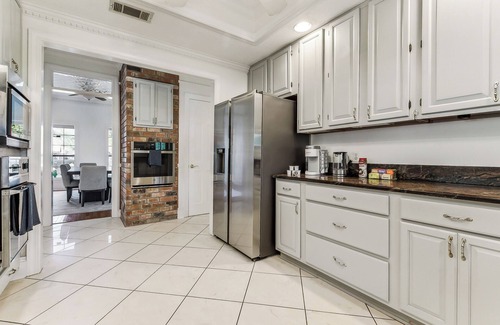 Metairie House | Huge 4 Bedroom House Near Lake Ponchartrain
