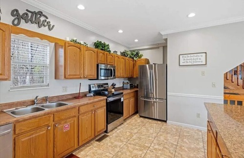 Chalet Village Cabin | Huge 4BD w/Views! Hot Tub + Theater Room & more