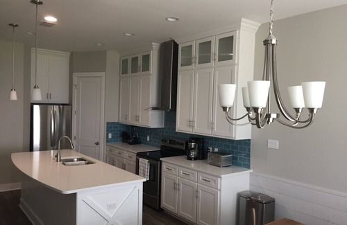 Corpus Christi House | HUGE 4BR/3BA! Pool, Beach & Boat Slip! 4 Car Garage