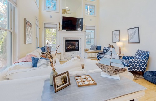 The Pines House | Huge and newly furnished home - 5 blocks to beach - great outdoor space