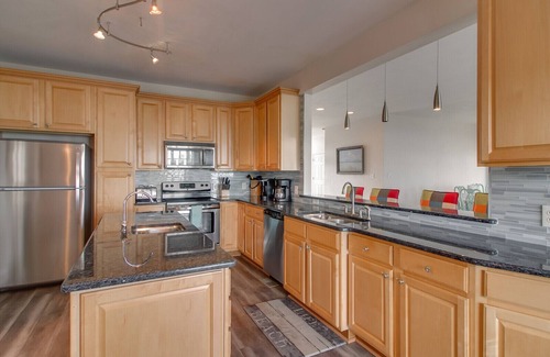 East Ocean View House | HUGE beach home with STUNNING views! Perfect for large families- 4 KING beds!