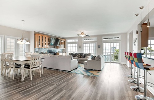 East Ocean View House | HUGE beach home with STUNNING views! Perfect for large families- 4 KING beds!