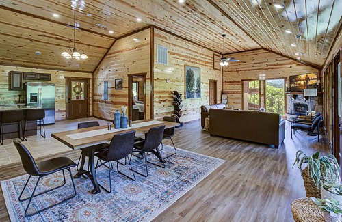 Chalet Village North Cabin | Huge Cabin w/Pool Table, Hot Tub, Pool, Theater & a VIEW! Close to Gatlinburg