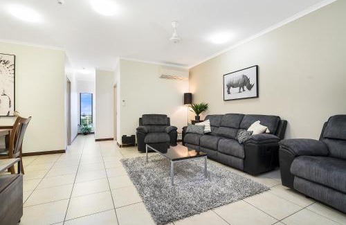 Darwin City Centre Apartment | Huge CBD Top Floor Apartment with Breath Taking Views!
