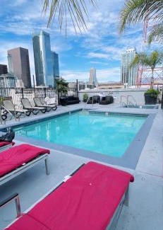 Historic Core Apartment | Huge Downtown LA Loft with Rooftop Pool & Jacuzzi