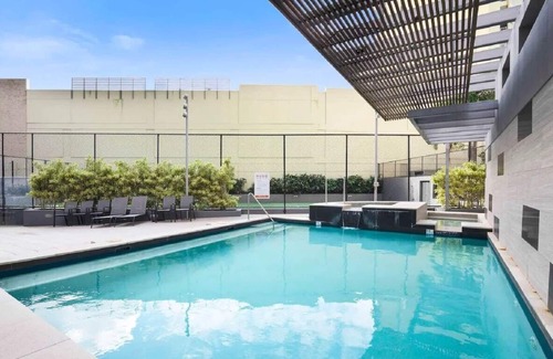 Brisbane Central Business District Apartment | Huge Family Apartment|Amazing Pool & Views