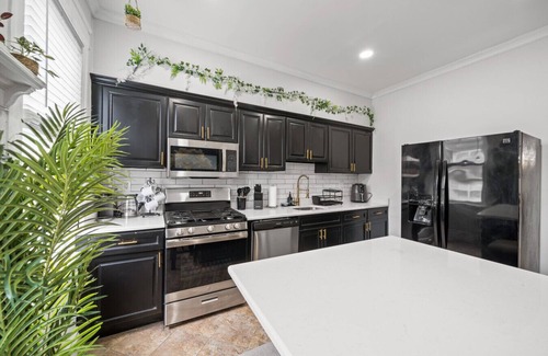 Bayonne House | ✨ Huge Family Retreat Near NYC, MetLife & American Dream Mall