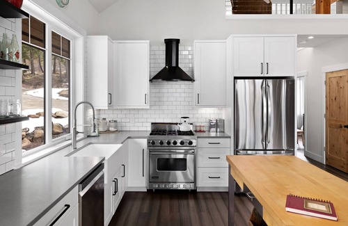 Cle Elum House | Huge game room, Hot tub, Sleeps 16+ with Bonus loft, ATV Snowmobile Trails