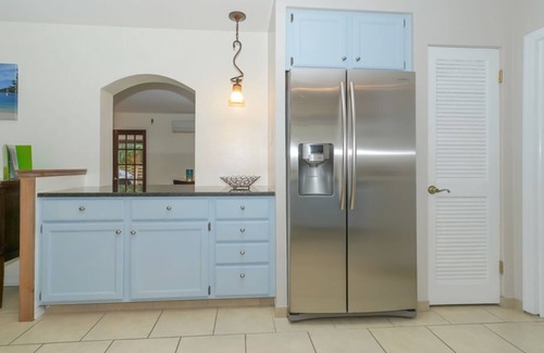 Sarasota House | Huge Heated Pool Home - Minutes to Siesta Key, Shopping, and More!!!