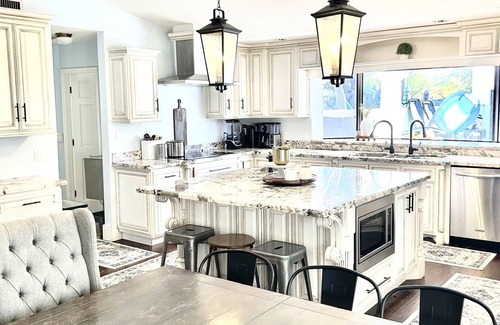 Mesa House | Huge Heated Pool, Rope Swing, Slide, Spa, Games on 1 acre & Pool house.