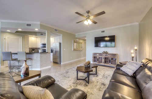 Bonita Shores Condo | Huge Heated Pool & Sunny Beach by our Free Shuttle!