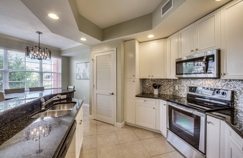 Bonita Shores Condo | Huge Heated Pool & Sunny Beach by our Free Shuttle!