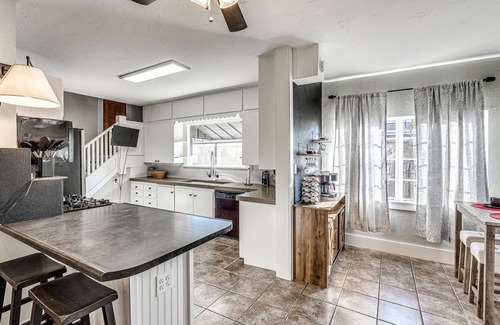 Norman House | Huge Historic Gem Steps From The University of Oklahoma