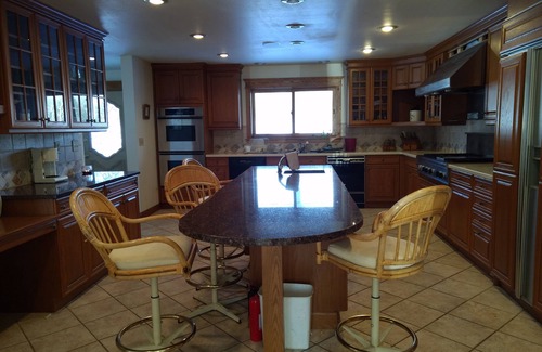 La Pointe House | Huge Home, Beds For 16, Centrally Located, Between Both Town and State Parks