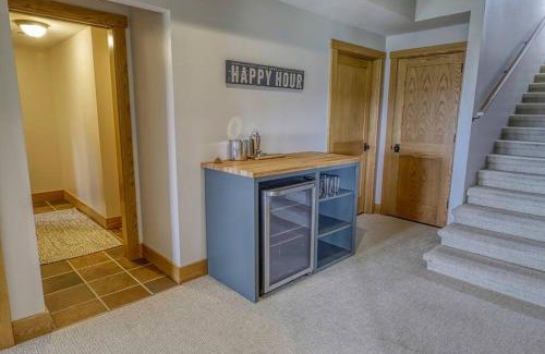 Ellicottville House | Huge Home w Studio Apt-Mountain Views-Hot Tub-Sauna