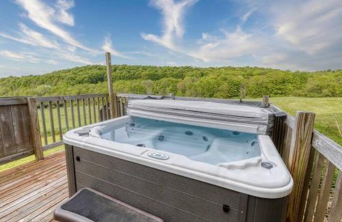 Ellicottville House | Huge Home w Studio Apt-Mountain Views-Hot Tub-Sauna