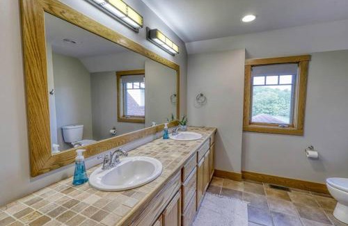 Ellicottville House | Huge Home w Studio Apt-Mountain Views-Hot Tub-Sauna