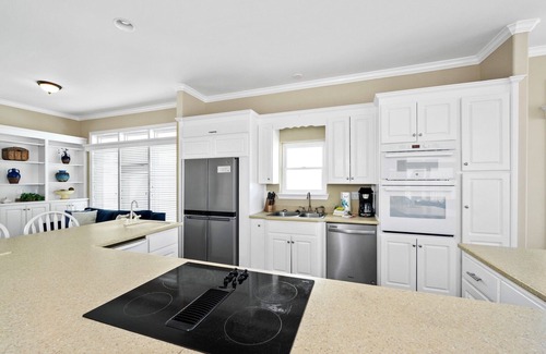 Fort Morgan House | Huge Hot Tub overlooking the Gulf! Rooftop deck and plenty of space for all!