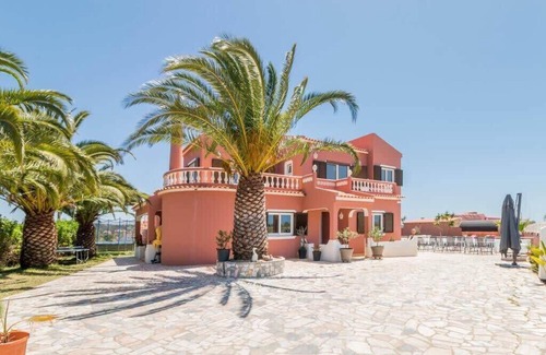 Armacao de Pera Villa | Huge house 7 bedroom sleeps 31! Heat/pool, Jacuzzi, Sauna, Pool table, T/Tennis