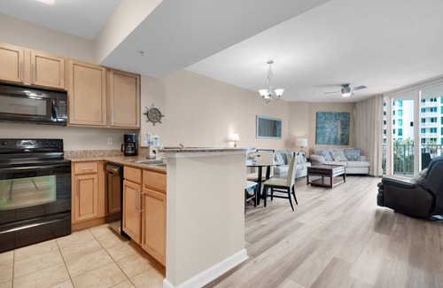Fort Walton Beach - Destin Condo | 🌊HUGE Lagoon Pool~Balcony~Whirlpool~PlaygroundPalms Resort 2413 Jr 2BR