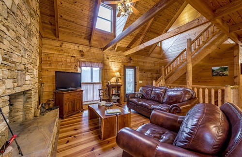 Mentone Cabin | Huge lakeside cabin ideal for large groups and families sleeps 12 comfortably