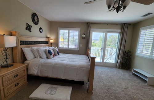 Murrieta Apartment | Huge luxurious Master Bedroom Suite w/ full privacy & View