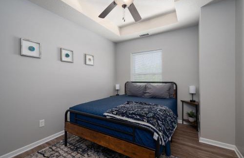 Kutzky Park Apartment | HUGE New Apartment, Free Parking, Near Mayo!