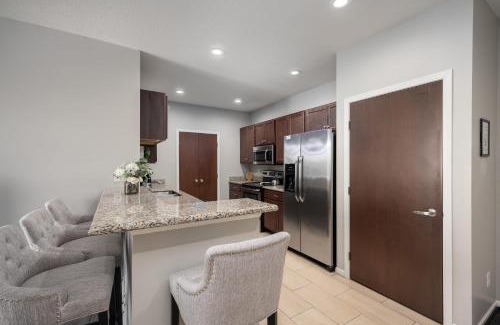 Kutzky Park Apartment | HUGE New Apartment, Free Parking, Near Mayo!