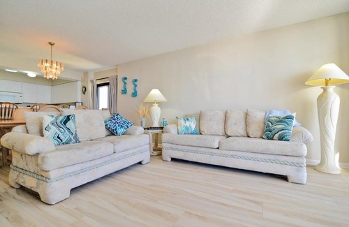 Windy Hill House | Huge Oceanfront End Unit Top Location with Pool